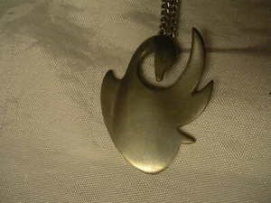 VINTAGE PEWTER SIGNED REED & BARTON SWAN PENDANT NECKLACE 24" CHAIN            a - Picture 1 of 4
