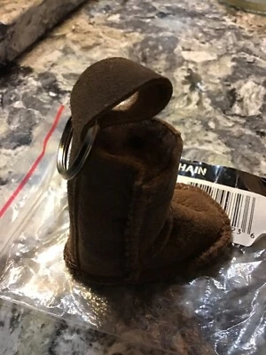 Llavero UGG Classic Chocolate Boot; Nuevo en Paquete Foto 1 de 3