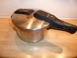 WMF Schnellkochtopf Topf Perfect Cromargan 18/10 Ankoch Automatic ca. 4,5 Liter - Bild 1 von 16