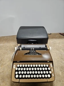 💥EXCELLENT 1973 Smith Corona STERLING Typewriter Manual Brown /Tan Needs Ribbon - Picture 1 of 10