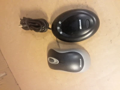 Microsoft 1067 Wireless Mouse With Receiver V2.1 - Canada 310 - Image 1 of 4
