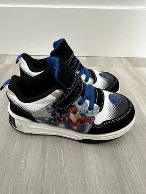 Zapatos MARVEL Avengers para niños pequeños, iluminados talla 12 Iron Man Capitán América Foto 1 de 4