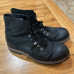 UGG Vibram Black WATERPROOF LEATHER SHEEPSKIN BOOTS SHOES US 12 MENS - Bild 1 von 8