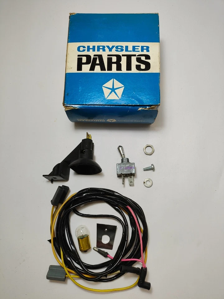 Dodge Plymouth Valiant Dart 1968-1969 paquete de lámpara de mapa de cortesía NOS 2864322 Foto 1 de 4