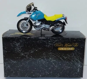 Minichamps 1:24 Scale BMW R 1100 GS Motorcycle by Paul's Model Art - Picture 1 of 23