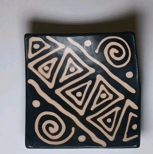 Plato Baratija Chulucanas Perú Negro Crema Cerámica Pintado a Mano Foto 1 de 3