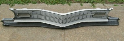 Grille DODGE DART SPORT 1973 1974 带下盖填料 — 第 1/4 张图片