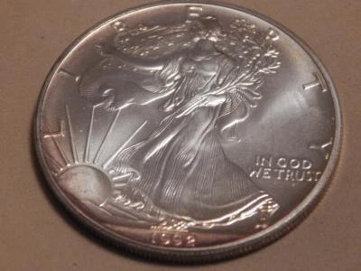 Excelente dólar American Toned Silver Eagle 1992 1 oz plata fina: Foto 1 de 2