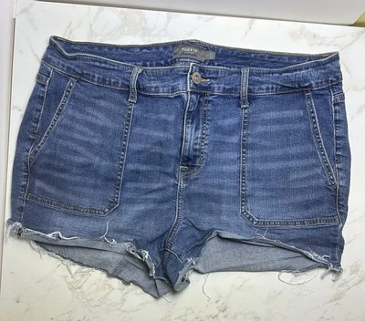 Pantalones Cortos de Denim Torrid Talla 18 Desgastados Para Mujer Azul Jean Elastizados Deshilachados Foto 1 de 4