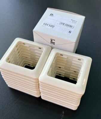 Berker Modul 2 weiß glänzend 1-fach Rahmen 101102 cremeweiß 21776 Einfach 1er - Bild 1 von 4