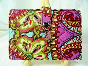 Vera Bradley's TRAVEL WALLET, Passport Case in RESORT MEDALLION Pattern, NWT - Picture 1 of 4