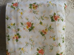 REMNANT Vtg Flocked Cotton Floral Fabric White Yellow Orange Eyelet Daisy 14x22" - Picture 1 of 7