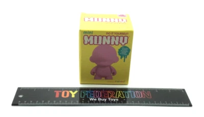 Мягкая виниловая игрушка Kidrobot Mini MUNNY Do It Yourself - Изображение 1 из 4