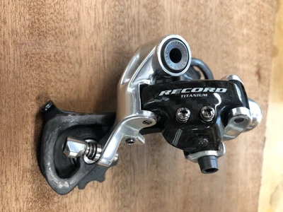 10-скоростной задний переключатель со средней лапкой Campagnolo Record - Изображение 1 из 4