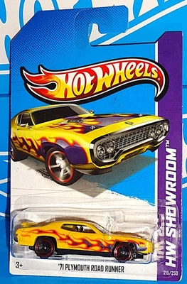 Hot Wheels 2013 Heat Fleet Series #215 '71 Plymouth Road Runner amarillo con MC5s Foto 1 de 2