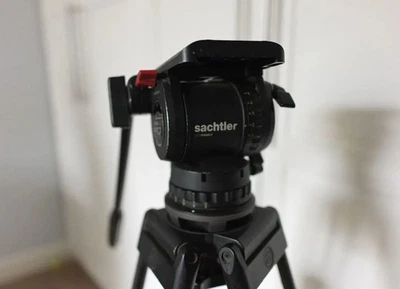 Sachtler DV10SB Tripod – Professional Carbon Fiber, Excellent Condition - Image 1 of 4