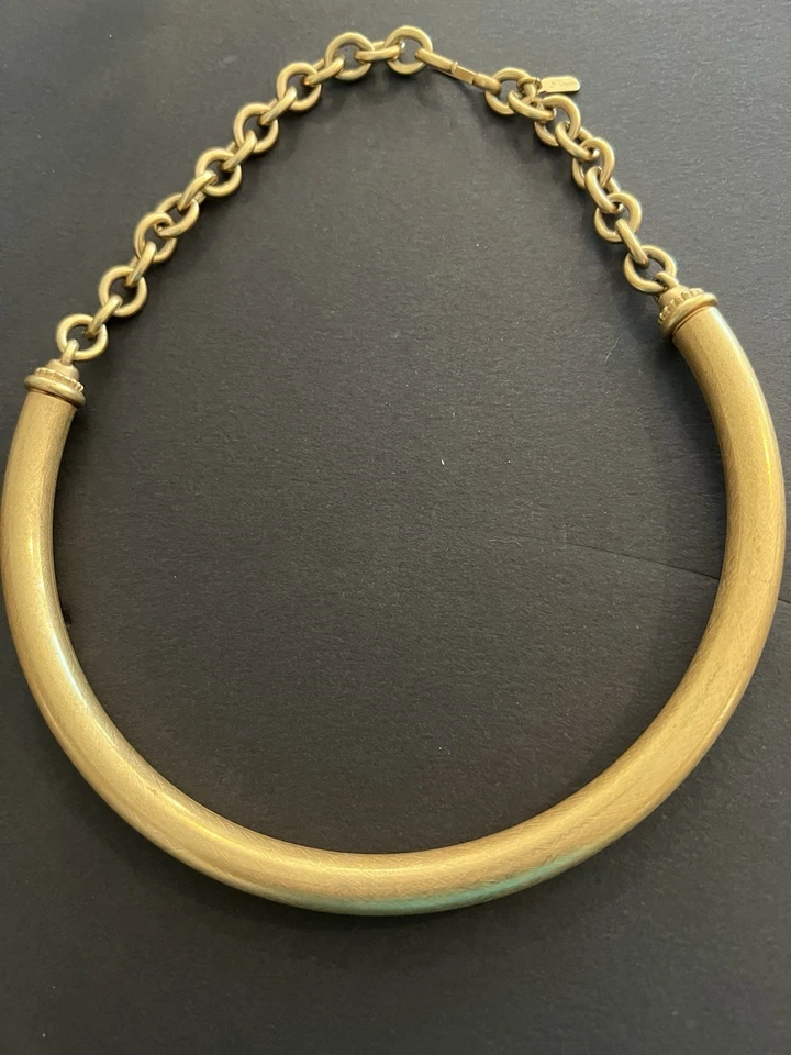 Monet Limited Addition, Neck Collar, Adjustable. 18 Karat Gold Plating Look. Foto 1 de 1