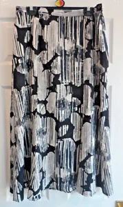 Long A-Line Black-White Floral Skirt Fully Lined UK Size 16, Mix n Match, Smart - Picture 1 of 15