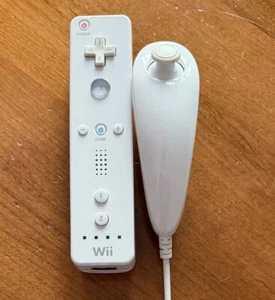 WiiMote+ Nunchuk+ Motion Plus Adapter (not shown) Nintendo Wii Controller *NICE! - Picture 1 of 2