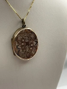 "Medallón antiguo Art Deco grabado diseño intrincado grande dorado metal 18""" - Imagen 1 de 16