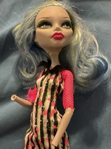 Monster High Ghoulia Yelps Skultimate Roller Maze No Hands - Picture 1 of 8