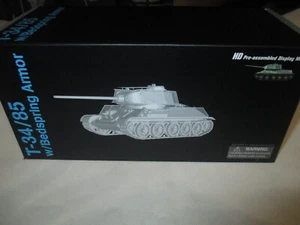 DRAGON 1:72 T-34/85 W/BEDSPRING ARMOUR (WINTER THAW VERSION)  1945 - Picture 1 of 3