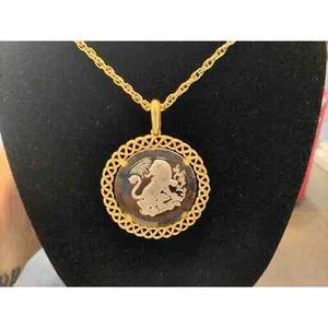 VINTAGE CROWN TRIFARI CUT CRYSTAL NECKLACE OF ZODIAC LEO LION - BEAUTIFUL COND. - Picture 1 of 6