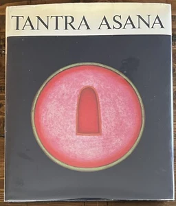 TANTRA ASANA Way to Self-Realization Ajit Mookerjee Ravi Kumar 1971 - Picture 1 of 13