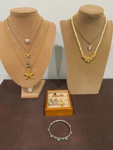 MIXED LOT OF AVON JEWELRY - GOLD PLATED, SILVER PLATED AND ONE STERLING RING - Picture 1 of 7