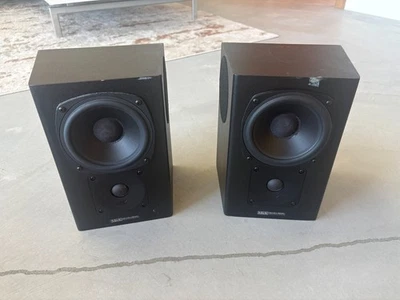 Par de altavoces envolventes tripolares M&K Miller & Kreisel MPS-1525 MkII - Cine profesional Foto 1 de 4