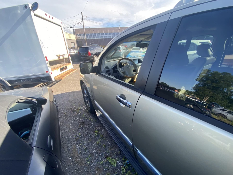 Used Front Left Door Assembly Front fits: 2005 Infiniti QX56 electric Front Left - Изображение 1 из 4