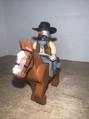 LEGO Movie Sheriff Not A Robot Minifigure Horse  70800 - Image 1 of 4