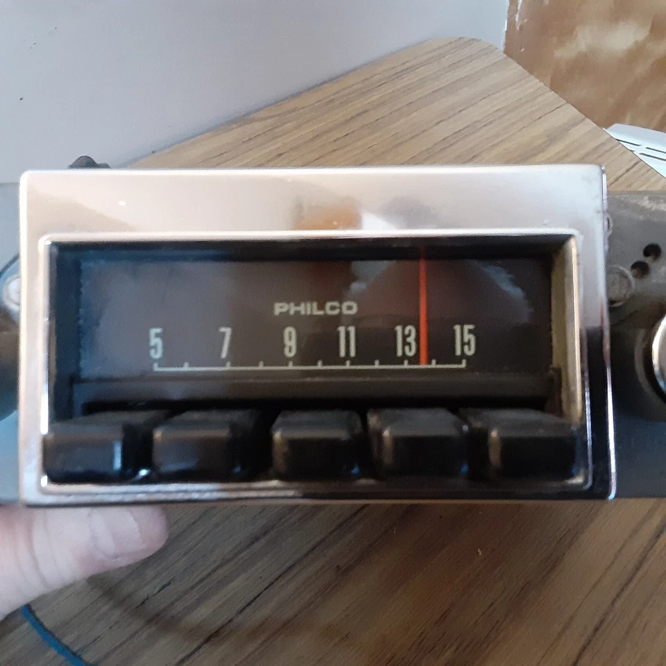 Vintage 1970 Ford Fairlane Montego Original AM Radio D00A-18806-c Untested G3 - Image 1 of 4
