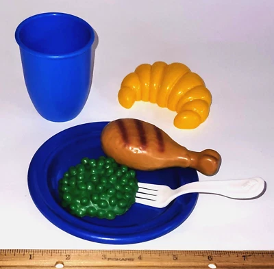 Fisher Price Divertido con Comida Parrilla Pierna de Pollo Baqueta Cena Guisantes Rollo Taza Tenedor Foto 1 de 4