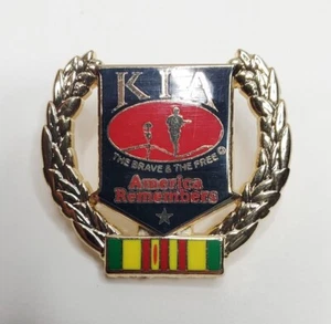 KIA AMERICA REMEMBERS WITH WREATH (1-1/8") VIETNAM Military Pin - Picture 1 of 1