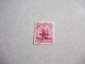 NIUE Cook Islands Stamps SG 9b Scott 7 VARIETY SPACED U+E Fine Used - Picture 1 of 2