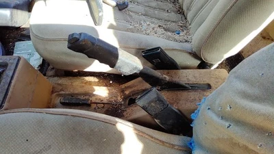 Pontiac Sunbird 1985 conjunto de manija de freno de estacionamiento OEM freno eléctrico de emergencia Foto 1 de 2