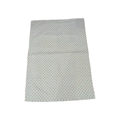 Nuevo edredón para cuna de punto dorado Pottery Barn Kids 48x35. Foto 1 de 4