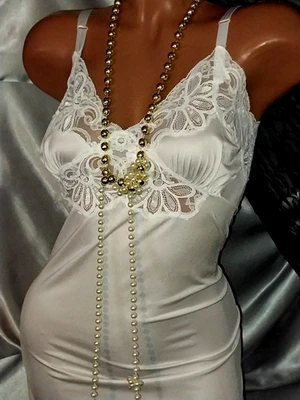 ВИНТАЖНЫЙ SHADOWLINE НЕЙЛОНА ДИКИЕ ЦВЕТЫ КРУЖЕВА СКОЛЬЖЕНИЯ НОЧНАЯ РУБАШКА ГОЛЛИВУД ГЛАМУР НОВЫЙ СКЛАДКИ - Изображение 1 из 4