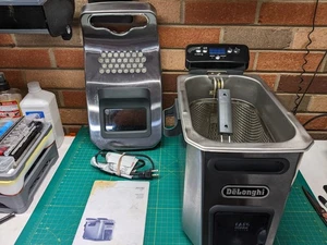 Delonghi Livenza Deep Fryer 4.7Qt Cool-Touch Removable Lid Stainless Steel 1500W - Picture 1 of 5