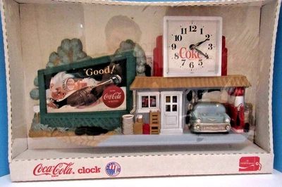 GARAJE DE GASOLINERA VINTAGE CON CARTELERA PUBLICITARIA COCA=COLA Foto 1 de 4