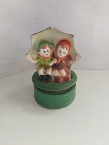 Rotating Music Box Girl And Boy Under Umbrella Japan Vintage Plastic - Picture 1 of 8