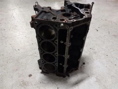 ENGINE BARE BLOCK 5.3L VIN T 8TH DIG fits CHEVROLET SUBURBAN 2003 - 2004 - Image 1 of 4