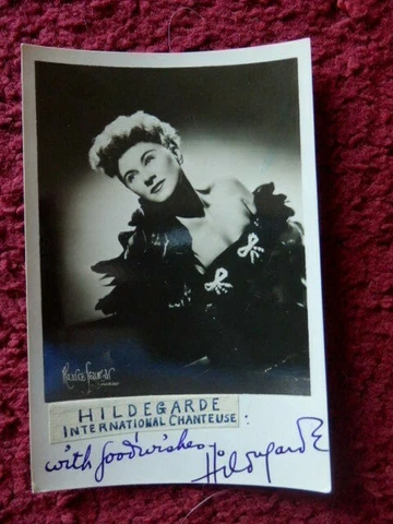 HILDEGARDE  -  AMERICAN SINGER  -  AUTOGRAPHED PHOTO Cover