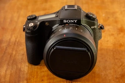Sony RX10 BridgeCamera 20MP, F 2,8 - Super Zustand - wenig benutzt in OVP. - Bild 1 von 4