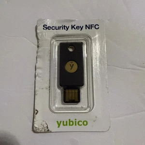 Security Key NFC by Yubico - Black, FIDO - USB-A, Authentication New Unopened - Picture 1 of 2