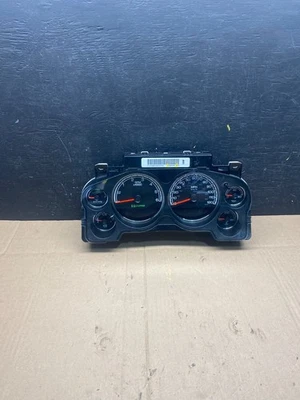 2008 to 2011 Chevrolet Tahoe Hybrid Cluster Gauge Speedometer ECM P5550 DG - Image 1 of 4