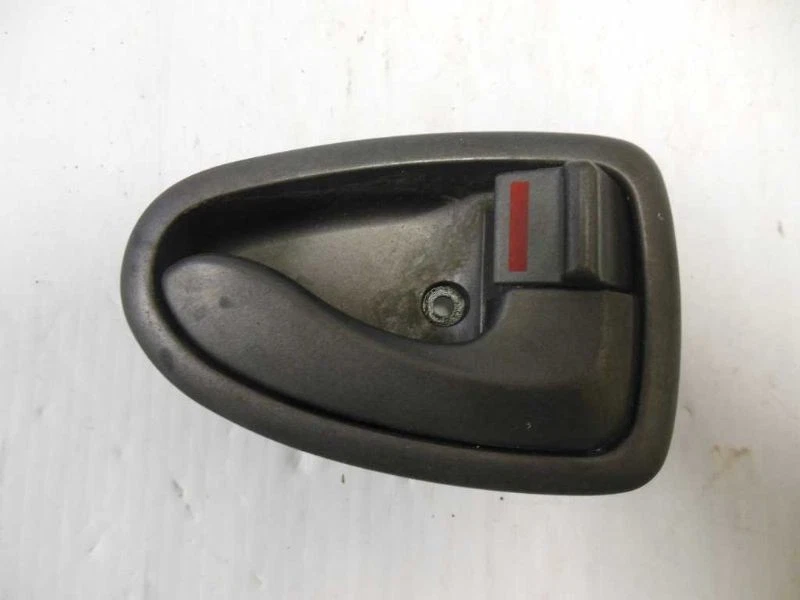 Manija interior de la puerta delantera derecha Hyundai Accent 2002 Foto 1 de 4