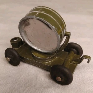 Vintage Postwar WWII TootsieToy Diecast Army Green Trailer & Searchlight USA - Picture 1 of 9