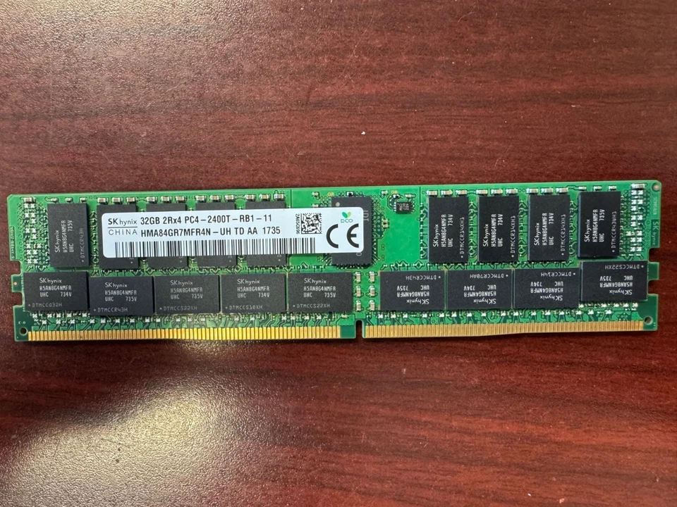 Hynix RAM 32GB DDR4 PC4-2400 RegP 2RX4 HMA84GR7MFR4N-UH Memory - Image 1 of 1